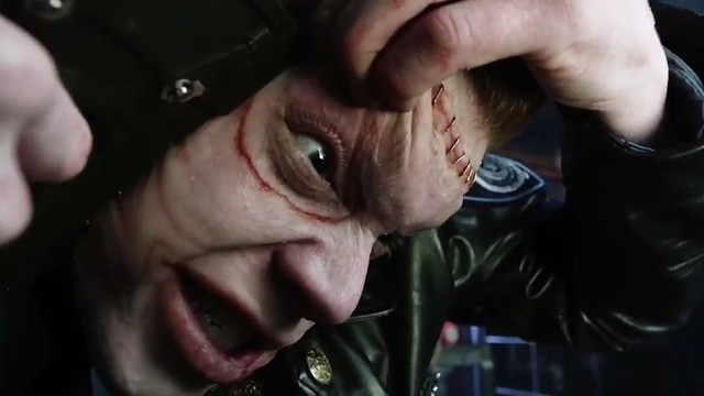 没错,他就是哥谭的小丑杰罗姆.