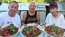 大彭做面食手艺有进步，光牛肉就用了一盆，这吃法爸妈觉得真过瘾