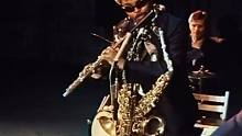 jazz内卷王Rahsaan Roland Kirk，非正统的演奏技巧而著称，即兴表演伴随着滑稽的戏