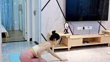 @小荣看瑜伽，保持年轻的秘密 #瑜伽 做气质女神 小妙招，你确定不试试？ (138)