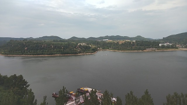 沂南红石寨高空玻璃桥.