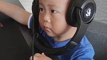 耳机原来是这样戴的?#人类幼崽成长记 