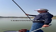 再次来到牛角海，钓友多得排成排，灵活调整勤变化，就是太阳有点大！(十二)