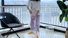 舒棉#拖把 特别之处就是棉头怎么晒都是软绵绵的，还自带清洁液，顽固污渍也可以轻松搞定，拖地很轻松#免