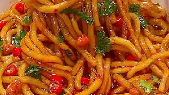 天热不想吃饭,试试这个凉拌土豆粉,他是自带料包的非常方便#土豆粉