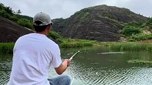这是我们这边少有的山，而我今天也碰上我不常见的鱼情(六)