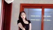 家庭主妇也有梦想，趁老公去上班练习跳舞，期待有一天梦想发光！#小蛮腰扭起来 #身材你品你细细的品 #