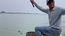 守大鱼很可能是空军，而我钓小鱼乐在其中，这种鱼情钓友你们做什么选择(十三)