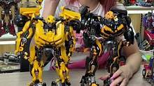 #手办 可以变形成科迈罗跑车的大黄蜂，暗黑版简直就像改装过的！快看看什么样子！#变形金刚 #大黄蜂 