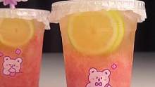 每一杯都有一个蜜桃的柠檬茶，是我最爱的地摊饮品