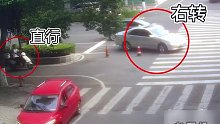 小车右转未让直行电动车，当面撞上了