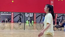“你打球的时候会不会说国粹？”打篮球的女生 体育生 篮球