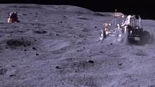 这或许是你第一次看到月球车在月球上形式的画面。