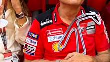马力狗四连冠 这老头抱着奖杯已经无法自拔了#motogp #佛山摩友堂 #机车小彬 