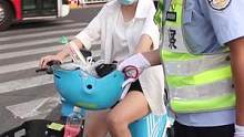 头盔：我是头盔，不是小筐！#安全骑行头盔必须戴 #一盔一带安全常在 #平安守护在路上