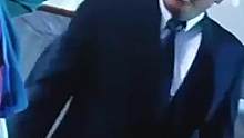 点上方红色按钮免费看全片