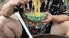 田间干活，来碗拉面！