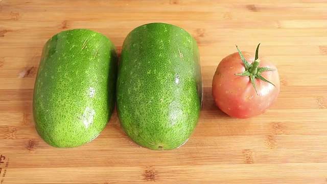 冬瓜这吃法太香了，加1个西红柿，教你新做法，鲜嫩营养吃着解馋