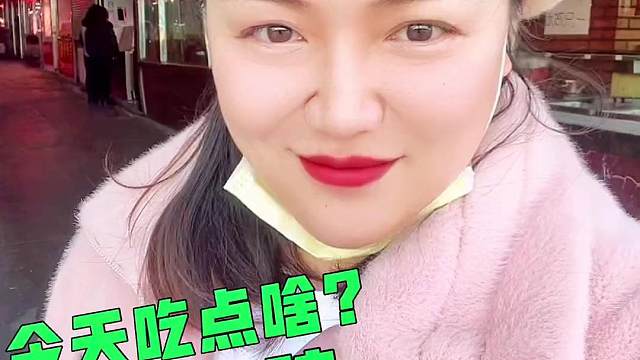 在菜市场发现一家宝藏卤味店，一天能卖好几头猪，刚出锅的真好吃