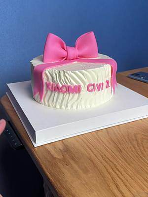 小米civi2的发布会邀请函居然是个蛋糕！