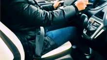 女子开“黑车”上路被查，慌称：老爸老妈说这种车不需要驾驶证 #女司机 #道路千万条安全第一条 #安全