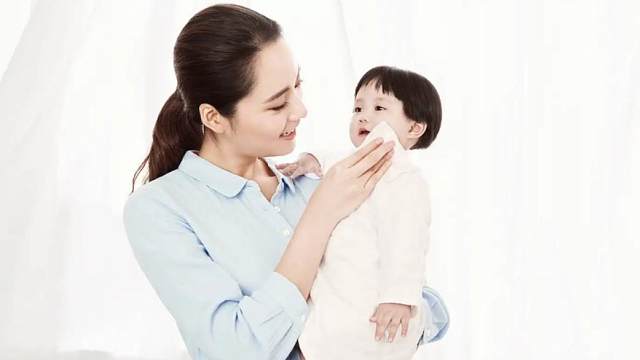 秋冬季节如何才能呵护好宝宝娇嫩肌肤呢