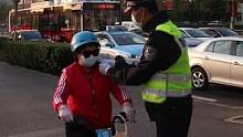 大姐一句话暖到执勤交警#交通安全 #我的城市 #唐山