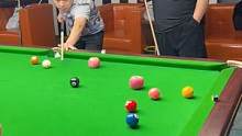这样打台球，似乎更好玩！难度系数飙升10倍！#台球 #搞笑 #体育     
