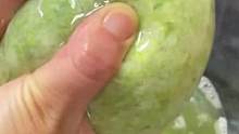 喜欢吃包子、饺子的、这个挤菜带派上大用场了、再也不用挤的到处都是了#菜馅挤水器 #挤水神器 