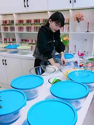 這款和面盆太方便了，耐熱耐冷，拌餡、和面都不錯 #玻璃和面盆 #廚房好物 