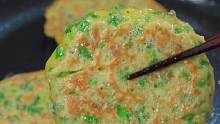 不用揉面就可以做出简单又美味的鸡蛋韭菜饼，早起五分钟就可以给孩子当早餐#韭菜鸡蛋饼 #早餐饼