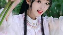 #元气少女 #原来穿上古装也可以这么美 #回眸一笑百媚生 #用流云里拍汉服好绝 #甜系女孩#做个美美