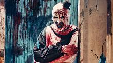 cult恐怖片《断魂小丑2》预告，小丑杀人狂归来，IMDb7.4分远超第一部