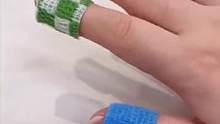 孩子总说手疼，发现孩子小手上面全是老茧，太心疼了。给孩子安排了这款#手指绷带 后写字就好多了