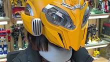 #手办 头盔已到位，我要去#环球影城 大战威震天！#变形金刚 #大黄蜂 @DOU+小助手