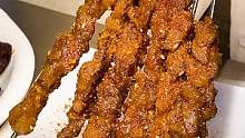 东莞嗷嗷正宗的东北烧烤，鲜货现切现串，全自动炭火小炉，边吃边烤嘎嘎香！#东北烧烤 #东莞烧烤 #电动