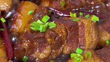 今天的卤肉酱红烧肉太费米饭了，肉软烂入味太香了，我都干了四块肉老公和儿子直夸太好吃了#一日三餐人间烟