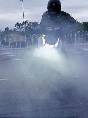 原來電動車還能這樣玩的#機(jī)車 #摩托車 #愛機(jī)車愛生活 #男人的玩具 #dou是好車