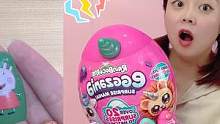 惊喜盲蛋里有“黄金套娃”！小鹿还发现小猪佩奇，真有这么神奇吗 #潮玩 #盲蛋