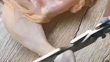 精致的厨房就该有好的辅助工具，这款#鸡骨剪 不锈钢材质的，非常锋利。