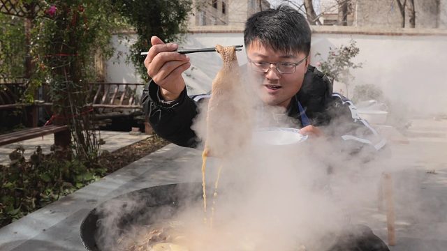 在北方农村做广州小吃，4斤牛杂一大锅，南北口味大融合，真地道