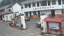 “鬼探头”的机动车撞上没戴好头盔的祖孙俩