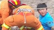 男孩陷入泥坑，报警狂笑，逗笑接警员，禁止去泥坑边玩耍。 #危险瞬间 #救援 #珍爱生命