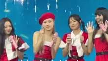 #BLACKPINK演唱会圣诞裙造型 又在一些梦回又在一些梦回