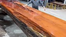 长7.6米的红木根雕茶台
