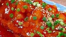 年夜饭的餐桌上当然少不了一道糖醋菜，家人喜欢吃，这个简单的方法你学会了就是大厨#糖醋鱼   #糖醋汁
