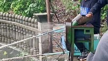 大爷说帮我打窝子 ，结果……