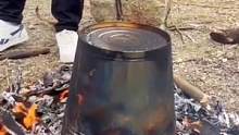 铁桶烤鸡#露营报告 #户外 #野营 #野外美食 #烤鸡 