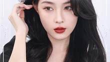 黑发红唇，秋冬复古红唇大女主妆看过来！
#今日妆容 #复古 #红唇