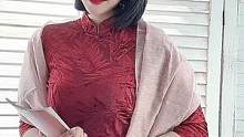 临近过年了，也给大家来个大气温婉旗袍弥8⃣️～被溢出屏幕的母性征服了嘛#旗袍 #对镜拍 #创作灵感 